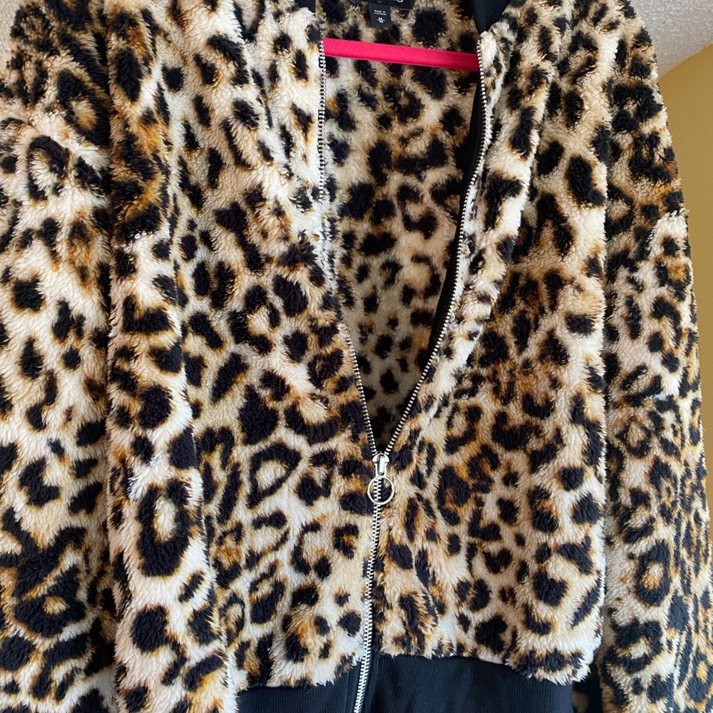 Fluffy jacket - Picture 4 of 9